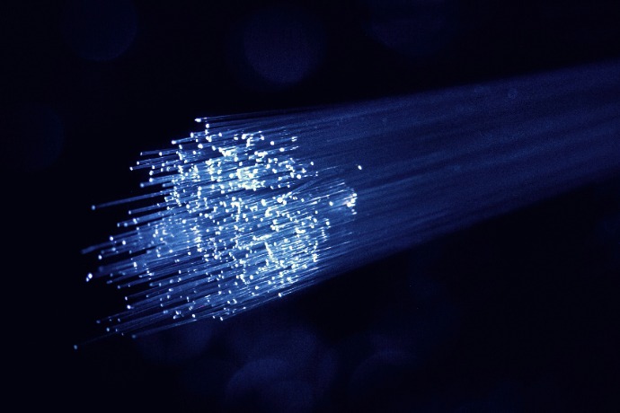 Combina tarifa móvil compartida con fibra Combina tarifa móvil de datos compartidos con fibra
